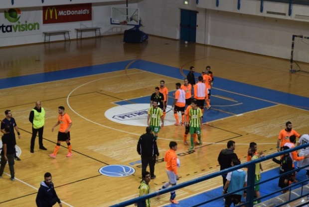 AEK FUTSAL: Εντός έδρας ήττα από ΑΠΟΕΛ