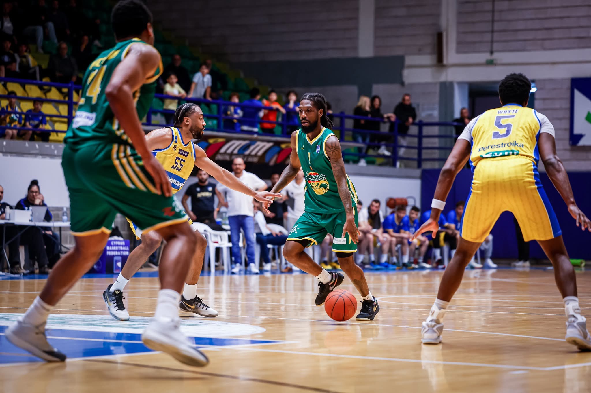 ΑΠΟΕΛ Perestroika-Πετρολίνα ΑΕΚ 82-79 